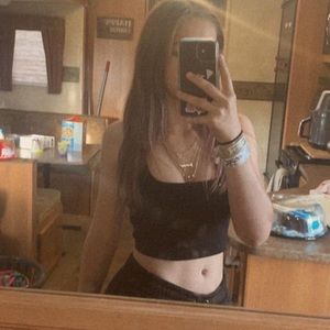 Meet your Posher, Vanessa